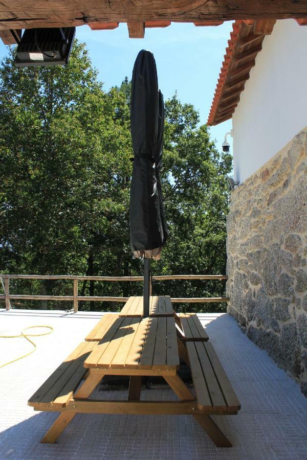 Quinta Da Tormenta -14 Pessoas- Cabeceiras De Basto 2 Casas E Piscina Privada Villa Bagian luar foto