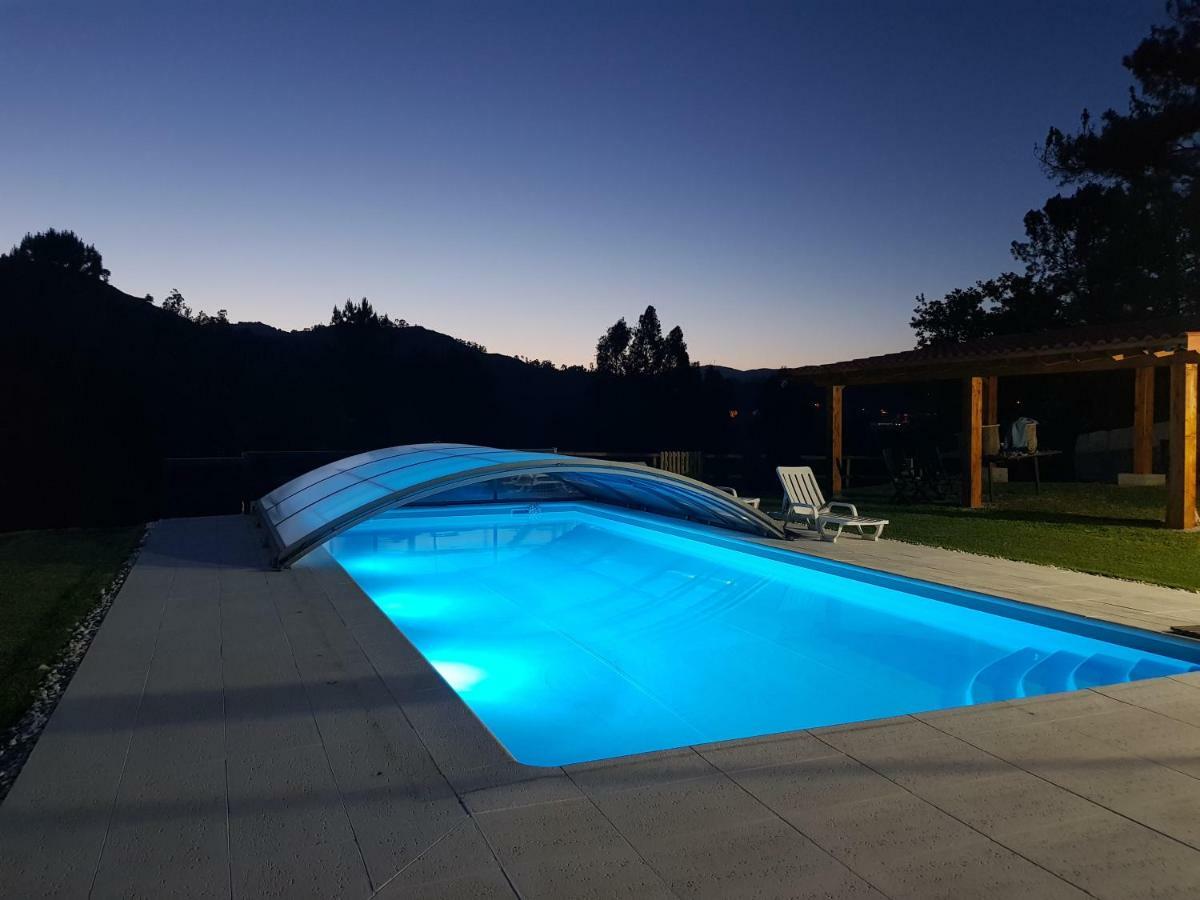 Quinta Da Tormenta -14 Pessoas- Cabeceiras De Basto 2 Casas E Piscina Privada Villa Bagian luar foto